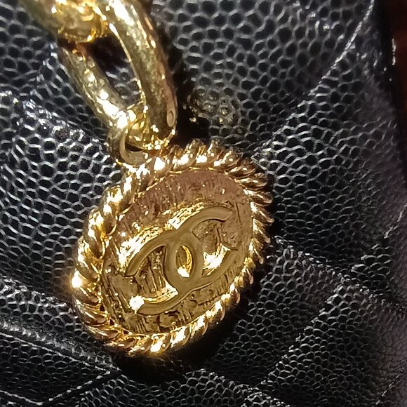 Chanel Caviar Quilted Leather Tote Large 24K GOLD Medallion Collection VINTAGE - Picture 9 of 16